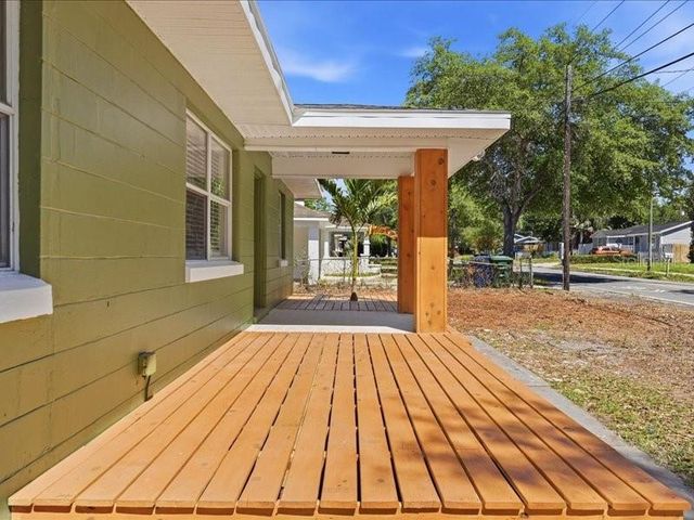 1912 E HANNA AVENUE, Tampa, FL 33610