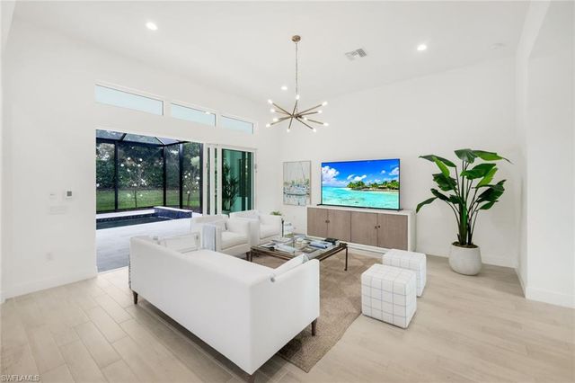 14574 Regatta LN, Naples, FL 34114