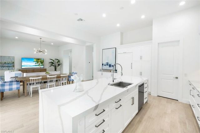 14574 Regatta LN, Naples, FL 34114