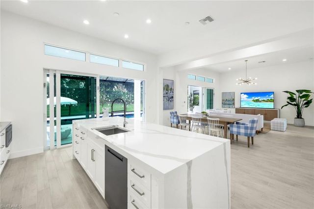 14574 Regatta LN, Naples, FL 34114