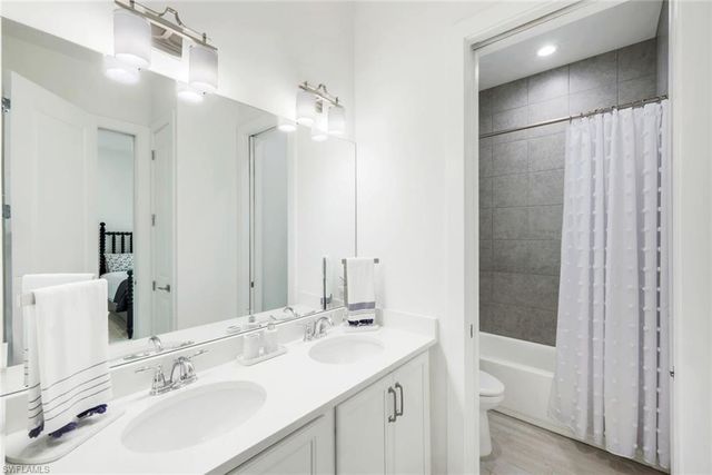 14574 Regatta LN, Naples, FL 34114