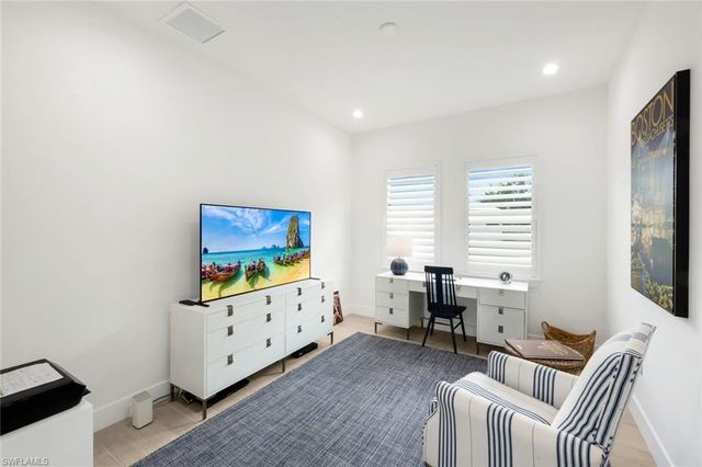 14574 Regatta LN, Naples, FL 34114