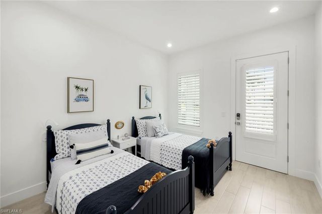 14574 Regatta LN, Naples, FL 34114