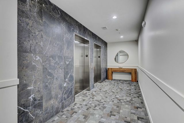 9201 Milwaukee Avenue N 208, Niles, IL 60714