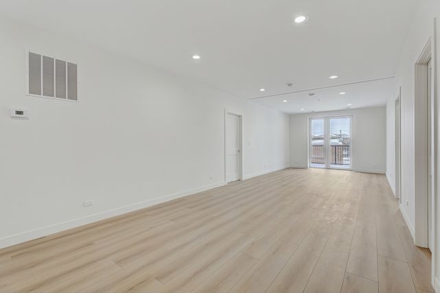 9201 Milwaukee Avenue N 208, Niles, IL 60714