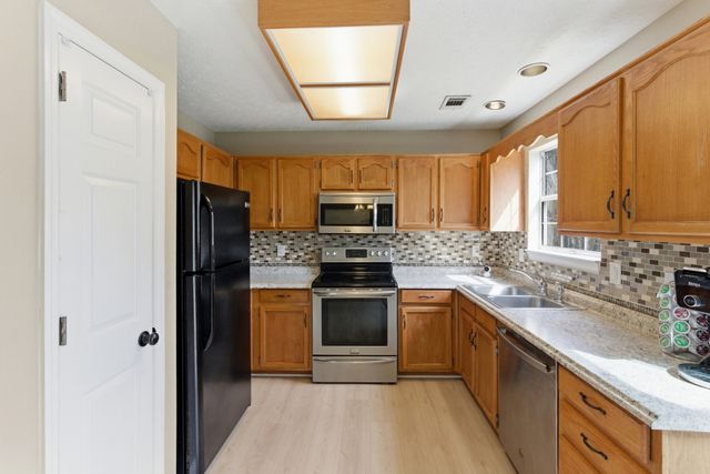 2804 Halifax Ct, Old Hickory, TN 37138