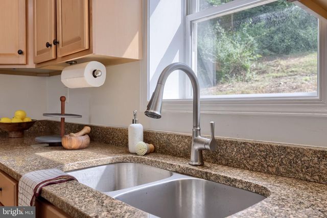4810 FAKE RD, York, PA 17406