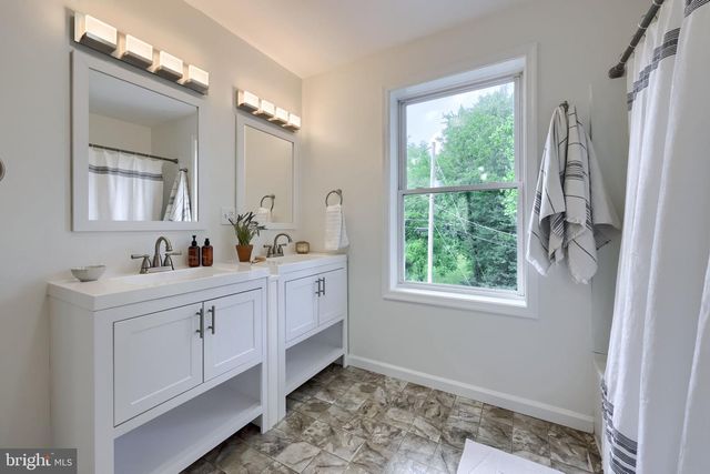 4810 FAKE RD, York, PA 17406