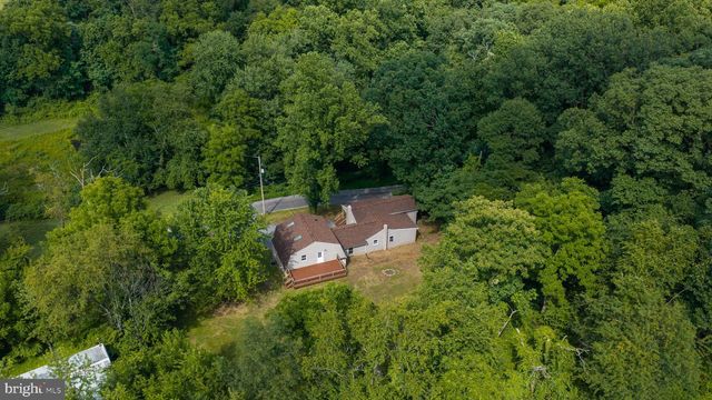 4810 FAKE RD, York, PA 17406