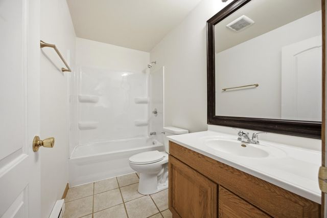 748 14th Avenue W, West Fargo, ND 58078