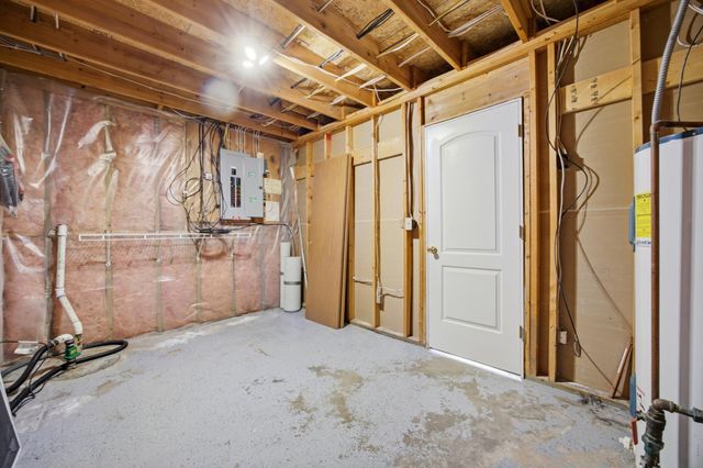 748 14th Avenue W, West Fargo, ND 58078