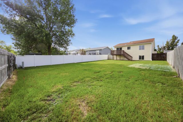 748 14th Avenue W, West Fargo, ND 58078