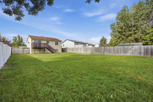 748 14th Avenue W, West Fargo, ND 58078