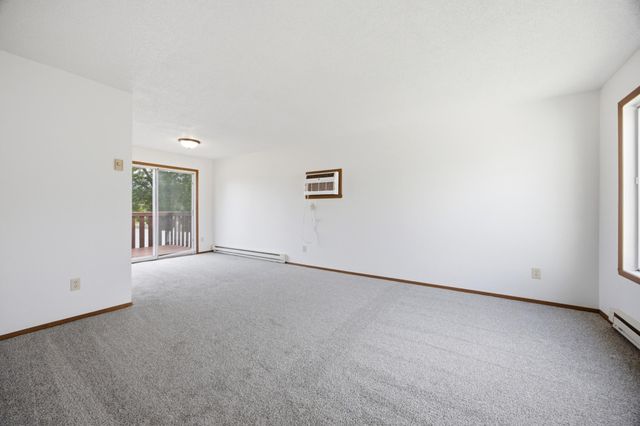 748 14th Avenue W, West Fargo, ND 58078