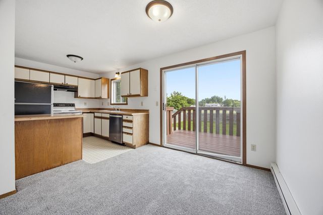 748 14th Avenue W, West Fargo, ND 58078
