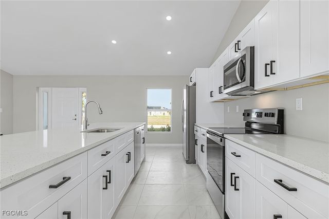 1128 NW 9th TER, Cape Coral, FL 33993