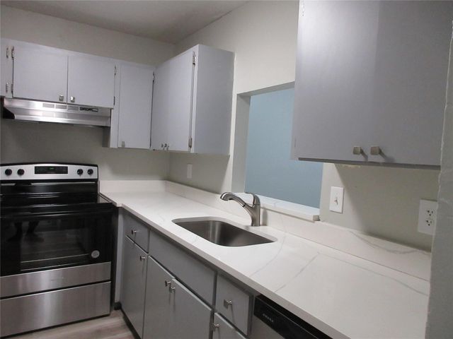 4240 Woodside Dr 4, Coral Springs, FL 33065