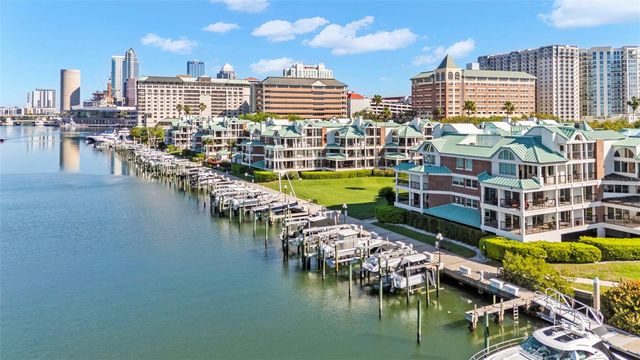 943 SEDDON COVE WAY 943, Tampa, FL 33602