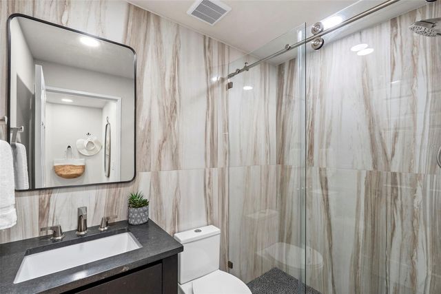 943 SEDDON COVE WAY 943, Tampa, FL 33602