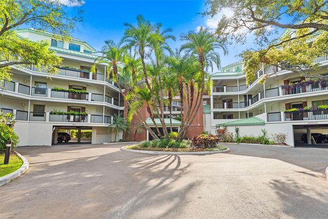 943 SEDDON COVE WAY 943, Tampa, FL 33602