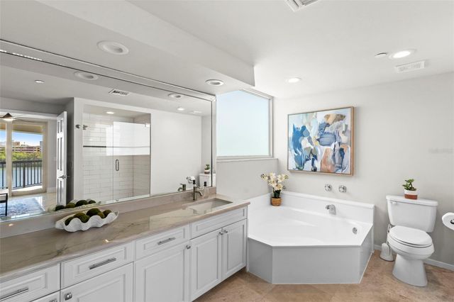 943 SEDDON COVE WAY 943, Tampa, FL 33602