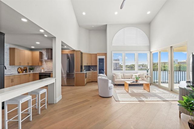 943 SEDDON COVE WAY 943, Tampa, FL 33602