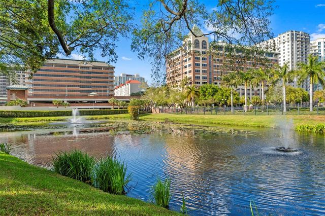 943 SEDDON COVE WAY 943, Tampa, FL 33602