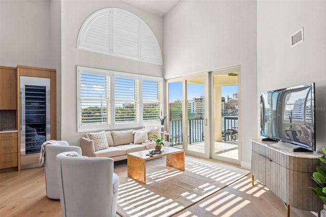 943 SEDDON COVE WAY 943, Tampa, FL 33602