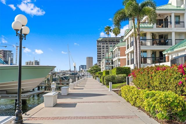 943 SEDDON COVE WAY 943, Tampa, FL 33602