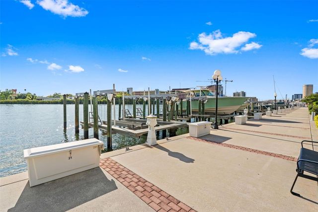 943 SEDDON COVE WAY 943, Tampa, FL 33602