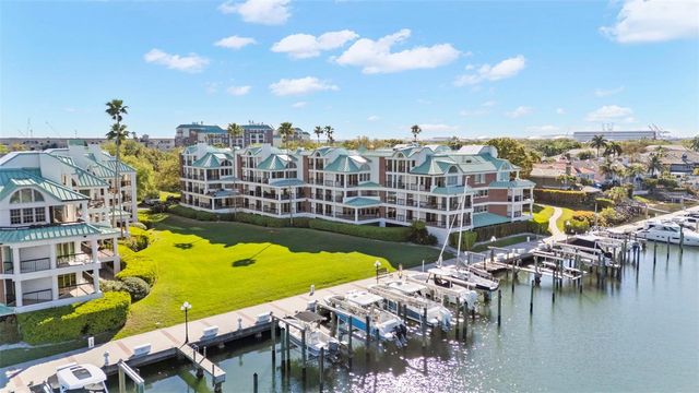 943 SEDDON COVE WAY 943, Tampa, FL 33602