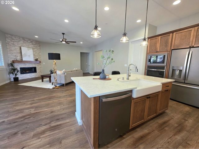 931 W MAGNOLIA Loop, Washougal, WA 98671