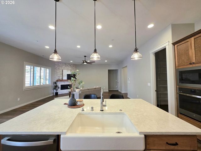 931 W MAGNOLIA Loop, Washougal, WA 98671