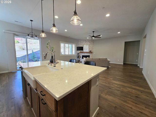 931 W MAGNOLIA Loop, Washougal, WA 98671