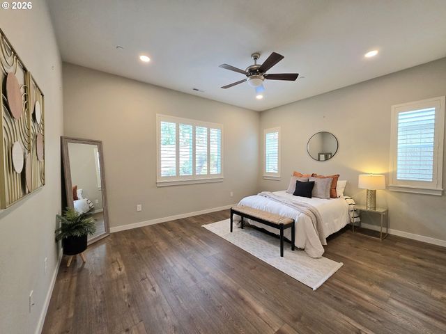 931 W MAGNOLIA Loop, Washougal, WA 98671