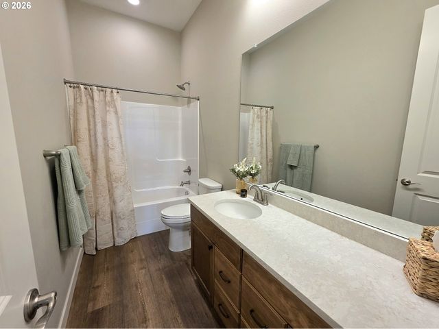 931 W MAGNOLIA Loop, Washougal, WA 98671