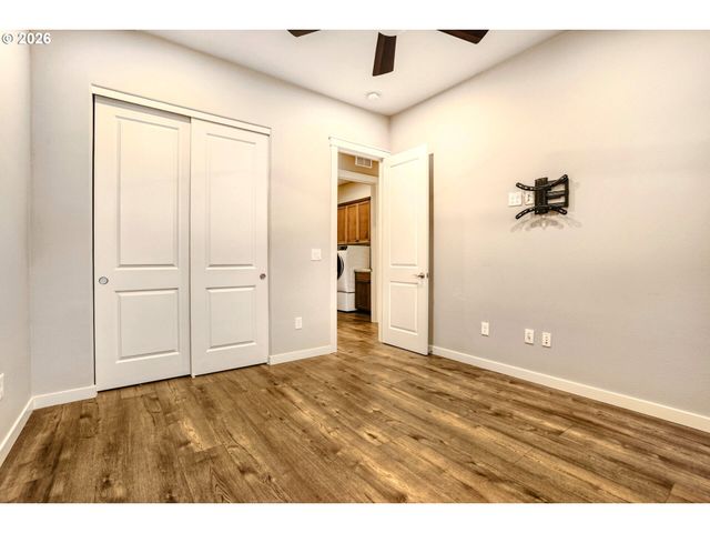 931 W MAGNOLIA Loop, Washougal, WA 98671