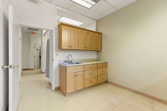 9 Hawthorne 114N, Boston, MA 02114