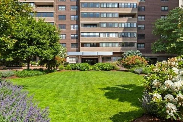 9 Hawthorne 114N, Boston, MA 02114