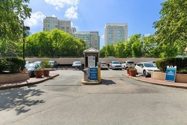 9 Hawthorne 114N, Boston, MA 02114