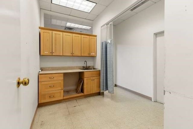 9 Hawthorne 114N, Boston, MA 02114