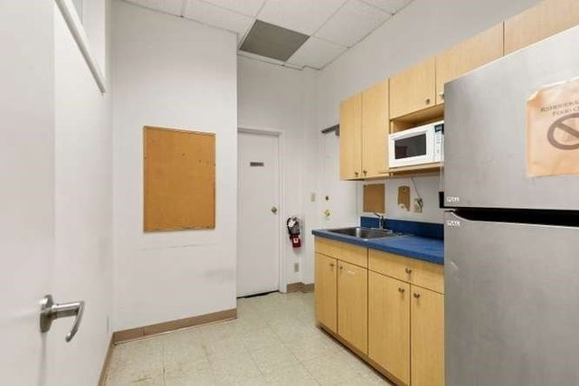 9 Hawthorne 114N, Boston, MA 02114