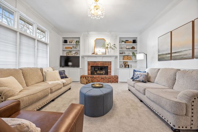 4727 Plumwood Drive, West Des Moines, IA 50265