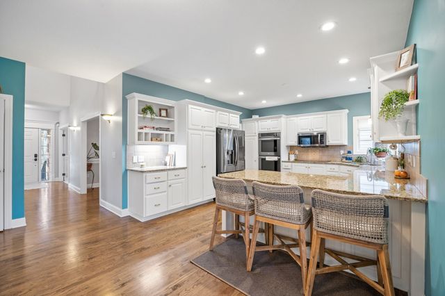 4727 Plumwood Drive, West Des Moines, IA 50265