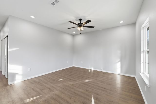 2670 Hendricks St, Gladewater, TX 75647