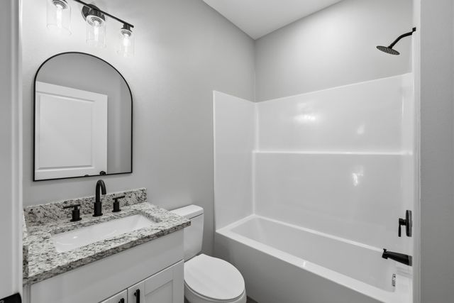 2670 Hendricks St, Gladewater, TX 75647