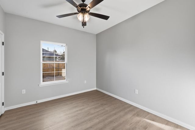 2670 Hendricks St, Gladewater, TX 75647