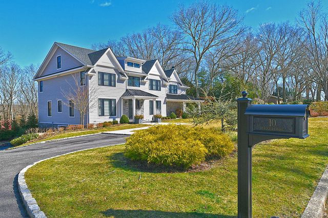 10 Yardley Drive, Dix Hills, NY 11746