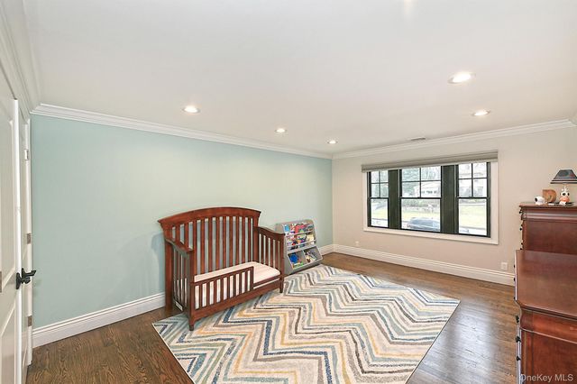10 Yardley Drive, Dix Hills, NY 11746