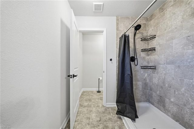 1925 Sparrow RD, Chesapeake, VA 23320